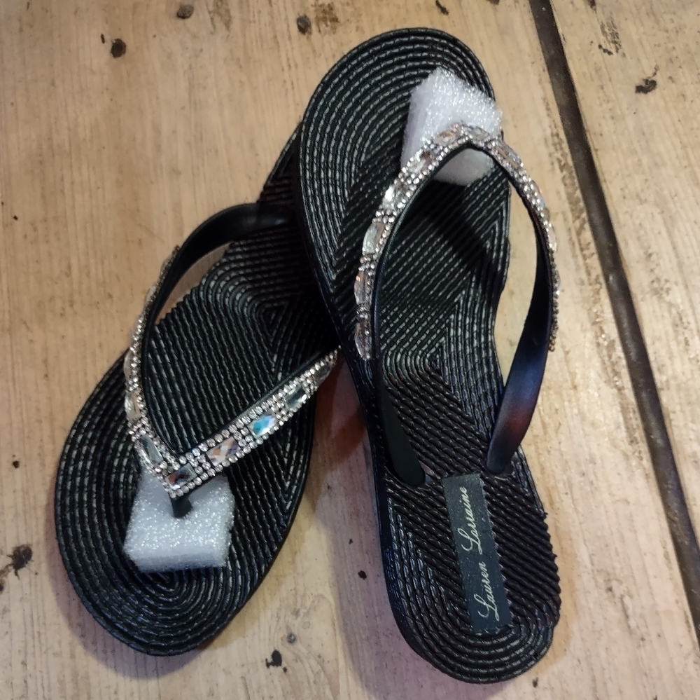 Lauren Lorraine Gigi Black and Silver Beaded Flip Flop Sandals Women's 6
